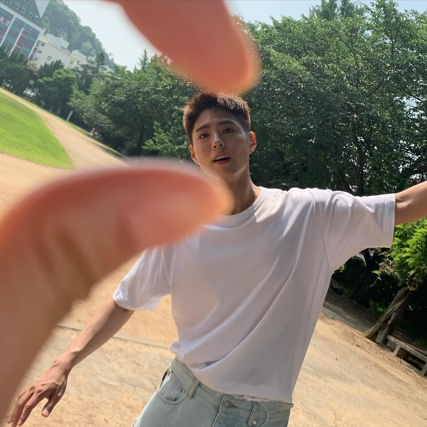 🇰🇷朴宝剑、秀智晒贴脸合照❗为宣传新电影《梦境》🎬