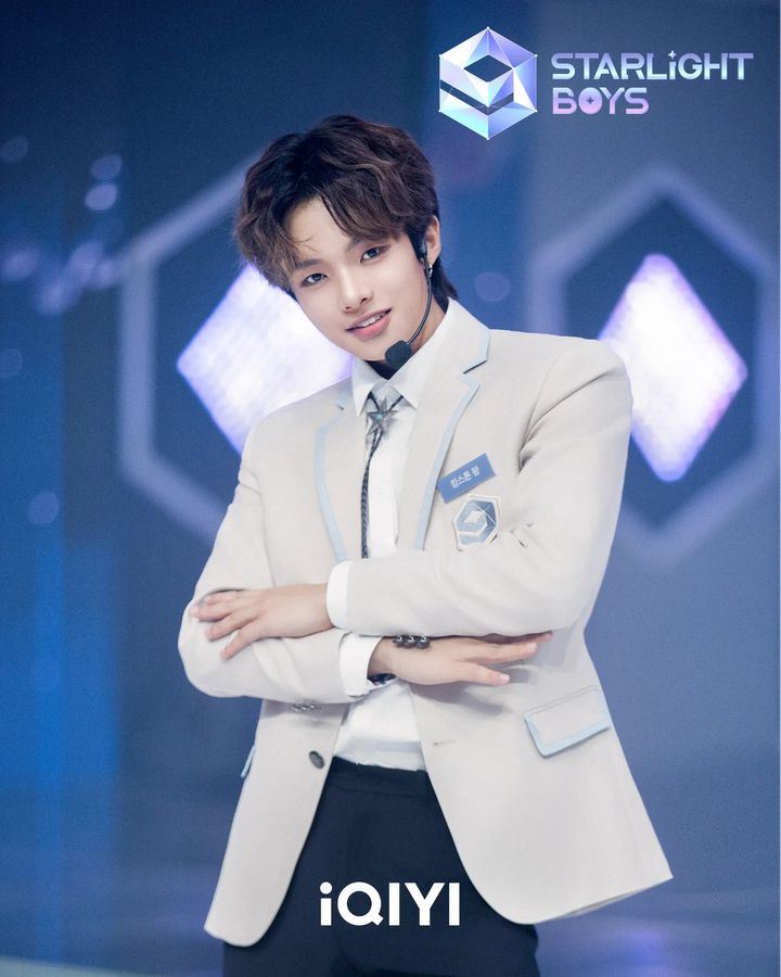 📺《星光闪耀的少年》主题曲舞台❗黄昱翰一星、陈铭轩零星🌟