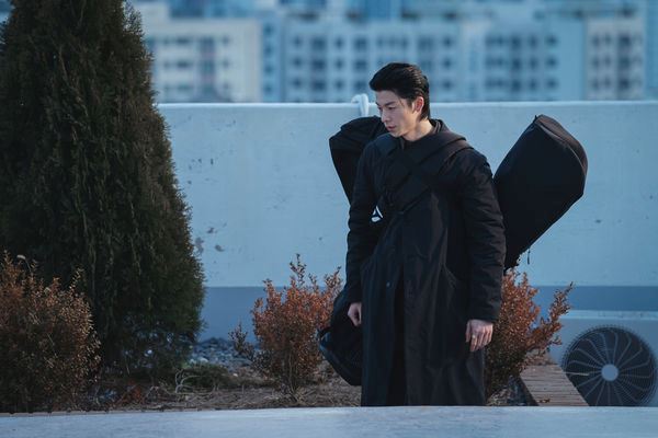 📺《无路可走》许光汉第六集现身啦❗背两把狙击枪超帅😍