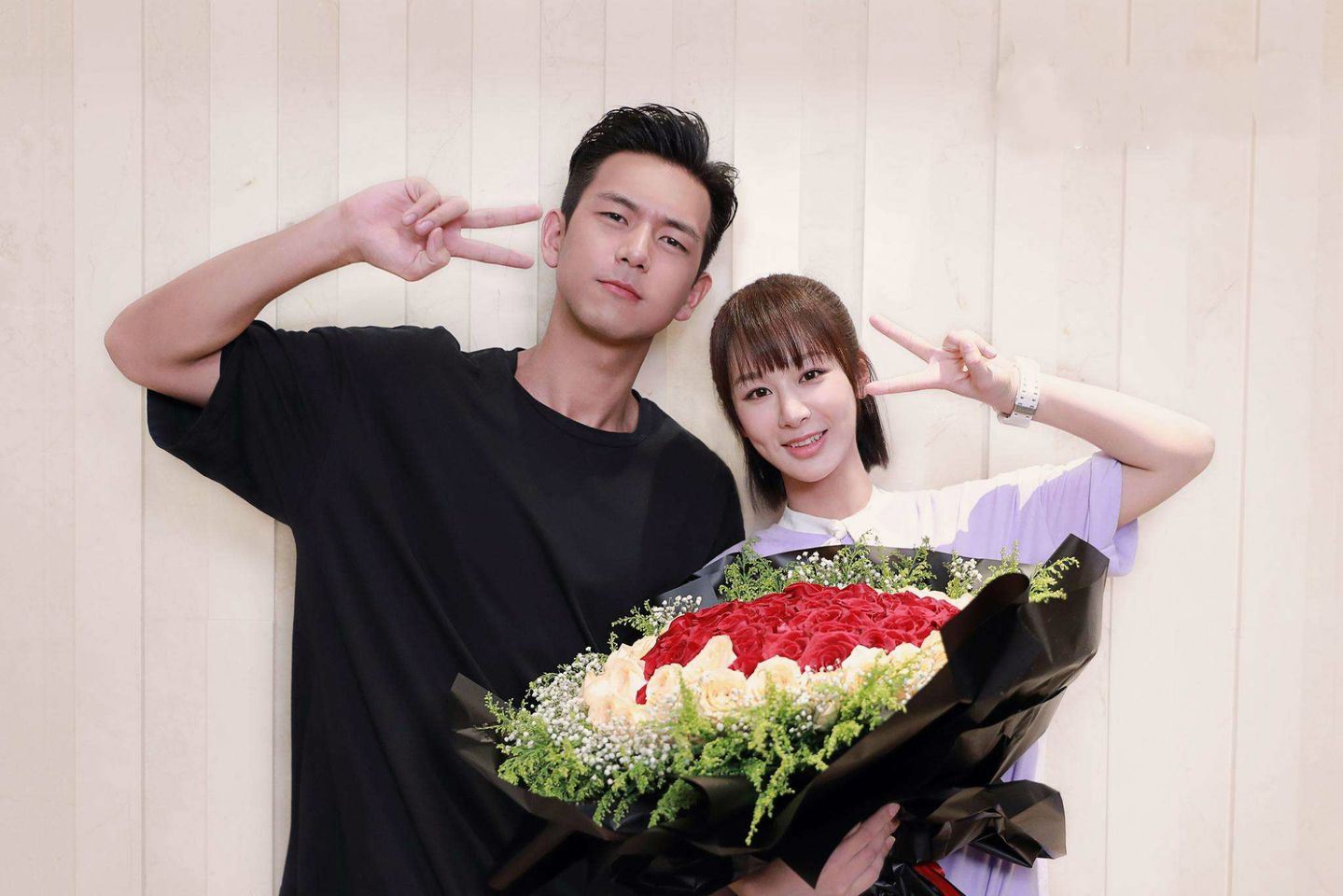 李现连续七年为杨紫庆生🎂童颜夫妇再撒糖🍬