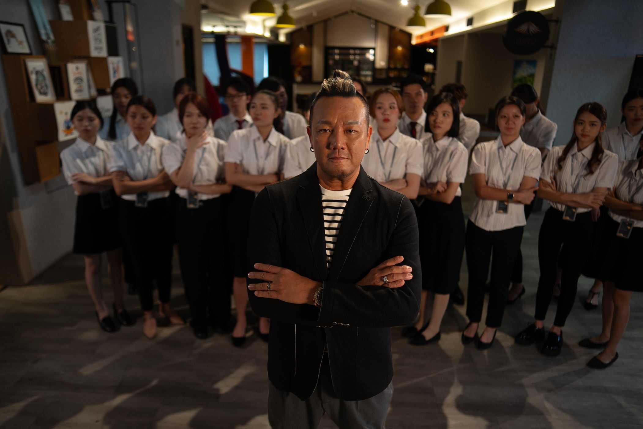 🎬贺岁片《半斤百两》发布前导预告片❗林德荣、曾志伟、欧阳震华等主演🔥