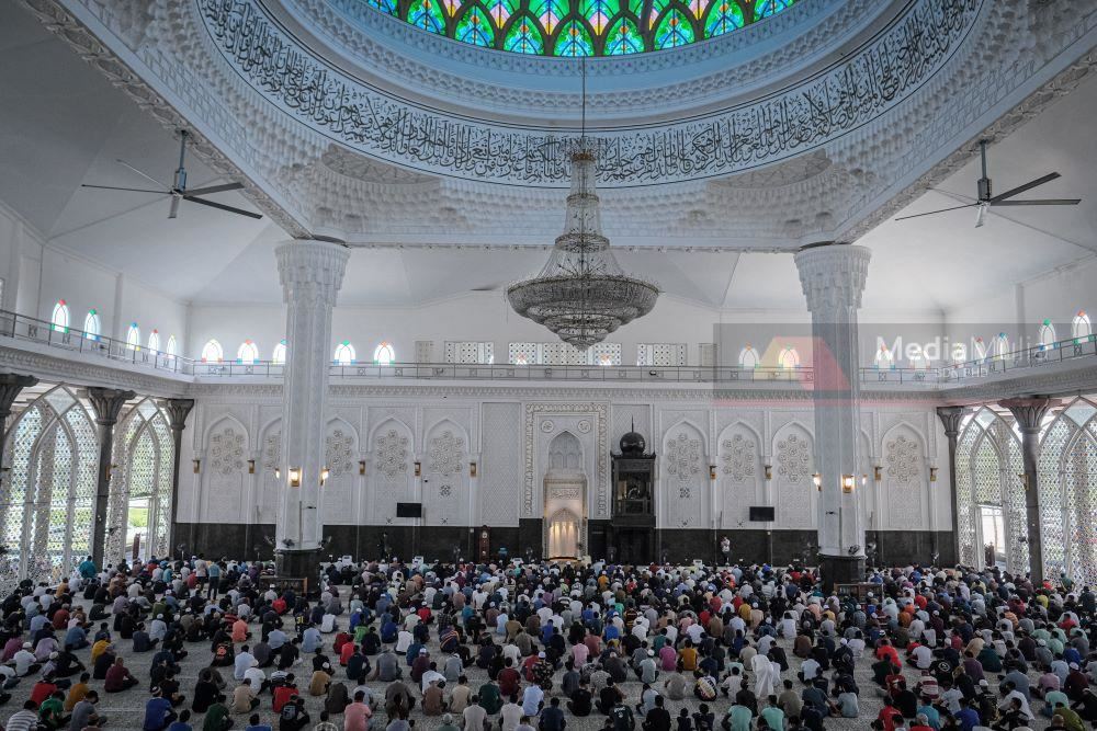 majikan tidak bagi waktu solat jumaat yang cukup akan kena tindakan