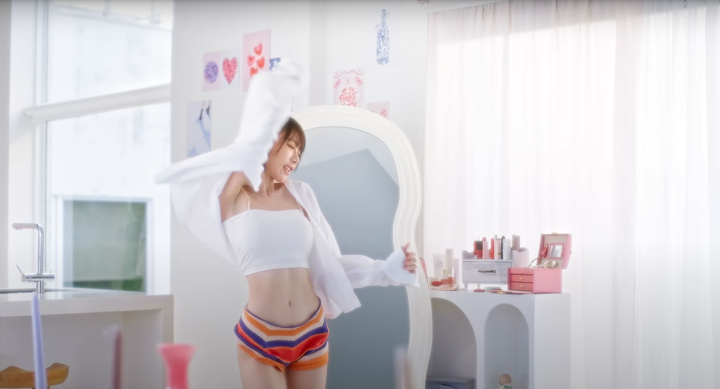 🇲🇾林明祯《on cloud nine》mv上线❗晒腹肌美腿超养眼😍