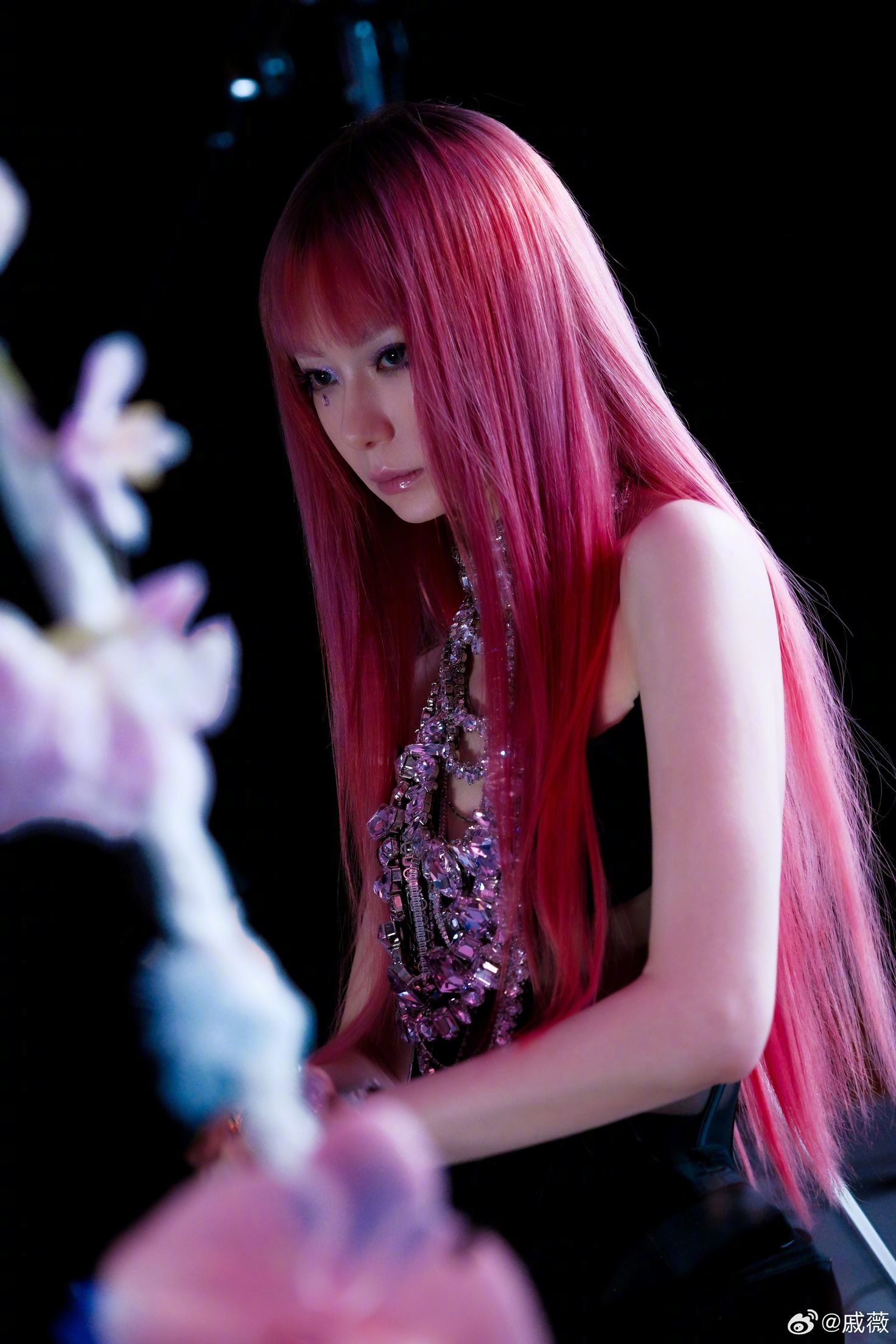 戚薇新歌《粉钻》上线❗薛之谦作词作曲⚡️