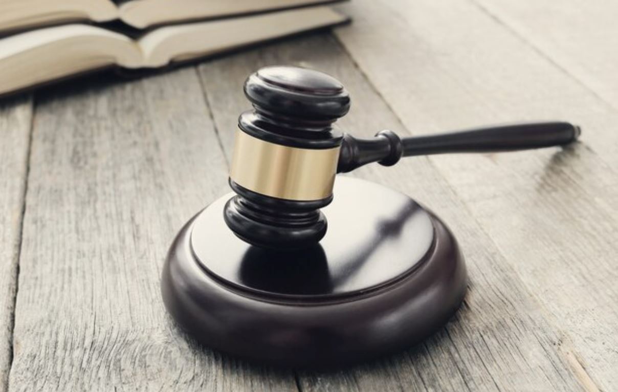 ibu menang kes mahkamah usir keluar dua anak lelaki pemalas dari rumah