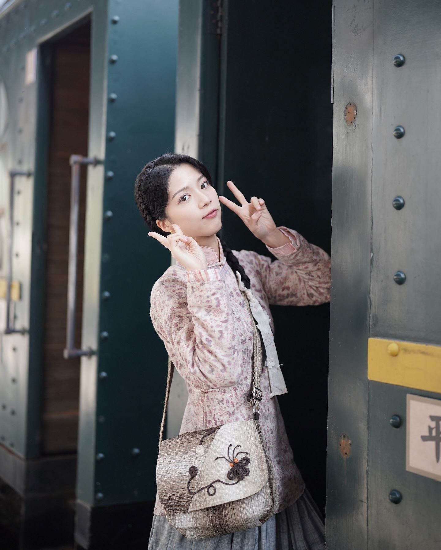 《巾帼枭雄之悬崖》陈晓华被封“终极恋爱脑”❗看到罗天宇狂冒心心眼🤣