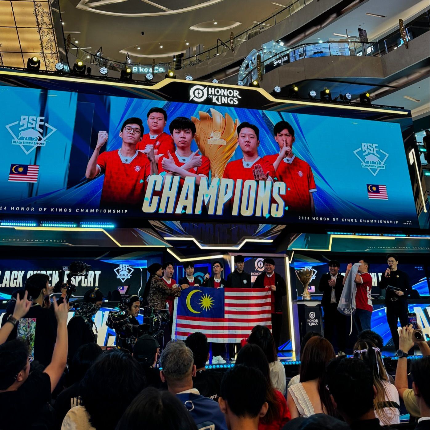 🎮《王者荣耀》冠军邀请赛❗大马bse战队获世界冠军🏆