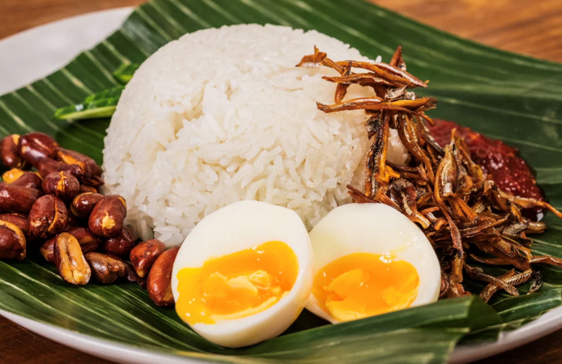 who are you? pj eatery looking for diner who accidentally paid rm2.6k for rm26 nasi lemak