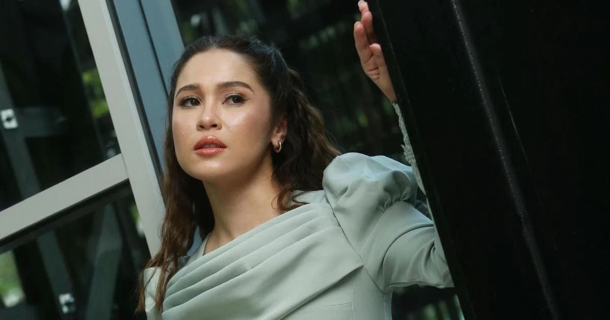 “bercerai pun, raya mesti ada gambar sekeluarga…” - emma maembong tetap cipta kenangan raya bersama bekas suami untuk anak-anak