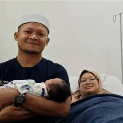 suami jadi ‘bidan terjun’ sambut anak dalam kereta pada pagi syawal