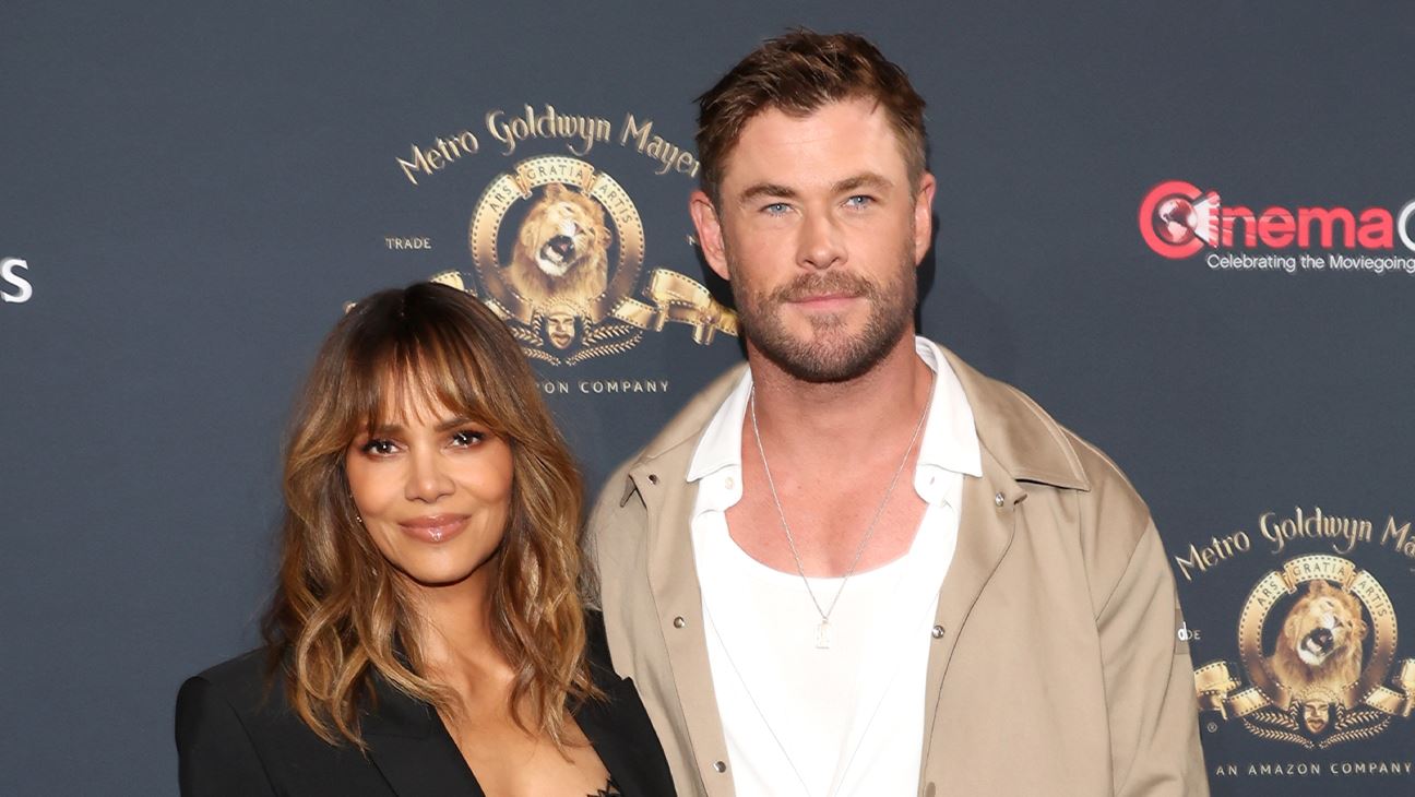 chris hemsworth fangirls over halle berry—and she totally returns the love