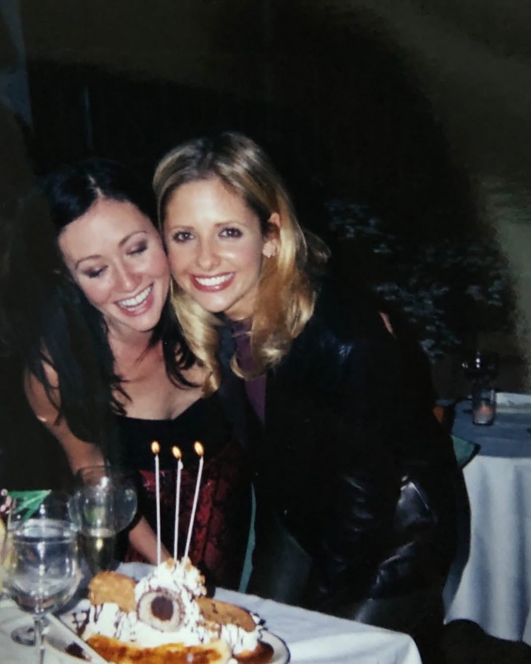 sarah michelle gellar honors shannen doherty with emotional birthday tribute