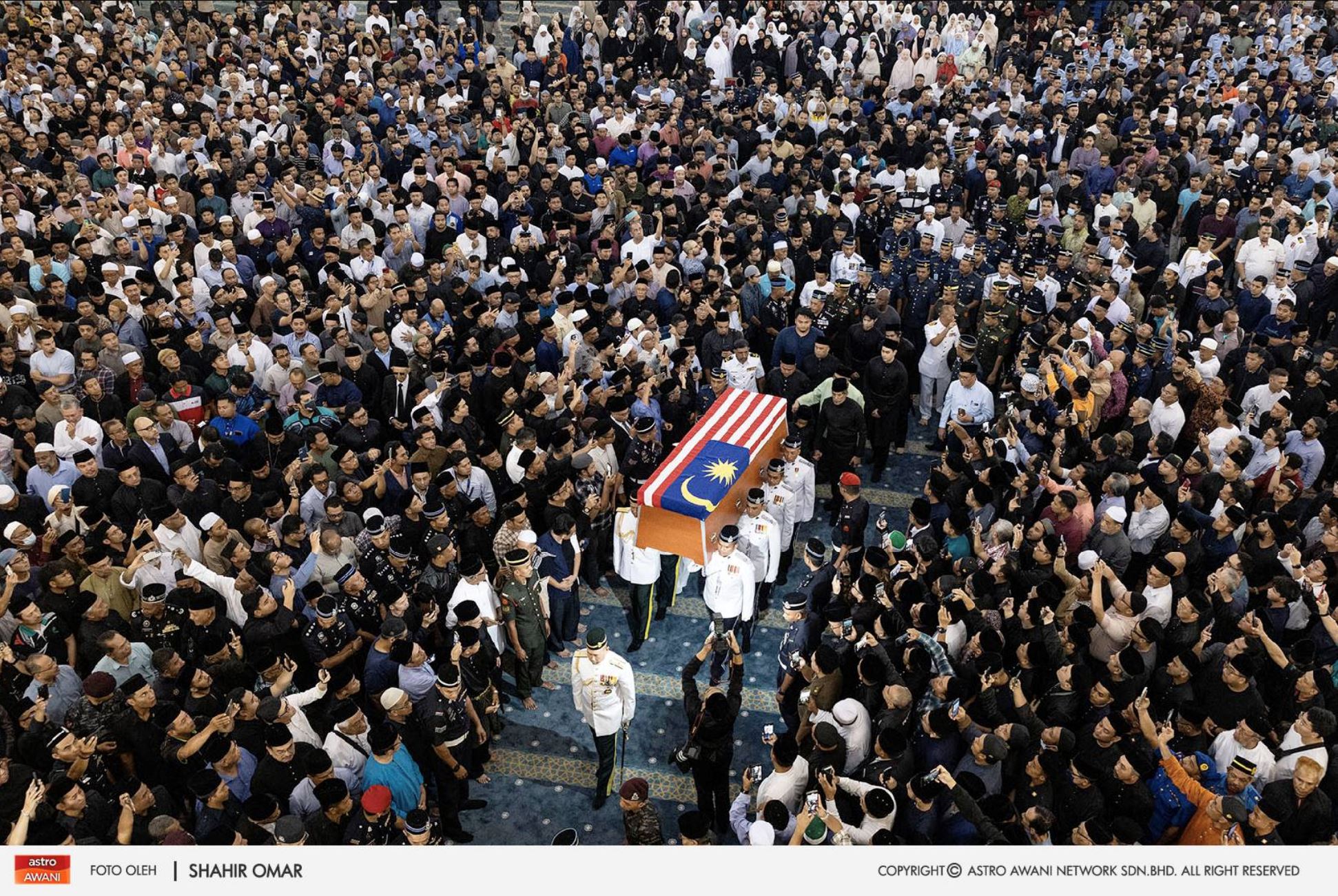 suasana tenang, jenazah pak lah selamat dikebumikan di makam pahlawan