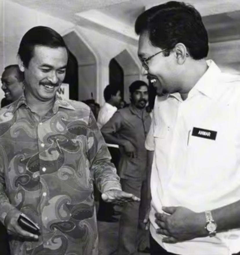 i shall forever be grateful, sir” – khairy jamaluddin ucap terima kasih kepada pmx atas penghormatan kepada tun abdullah