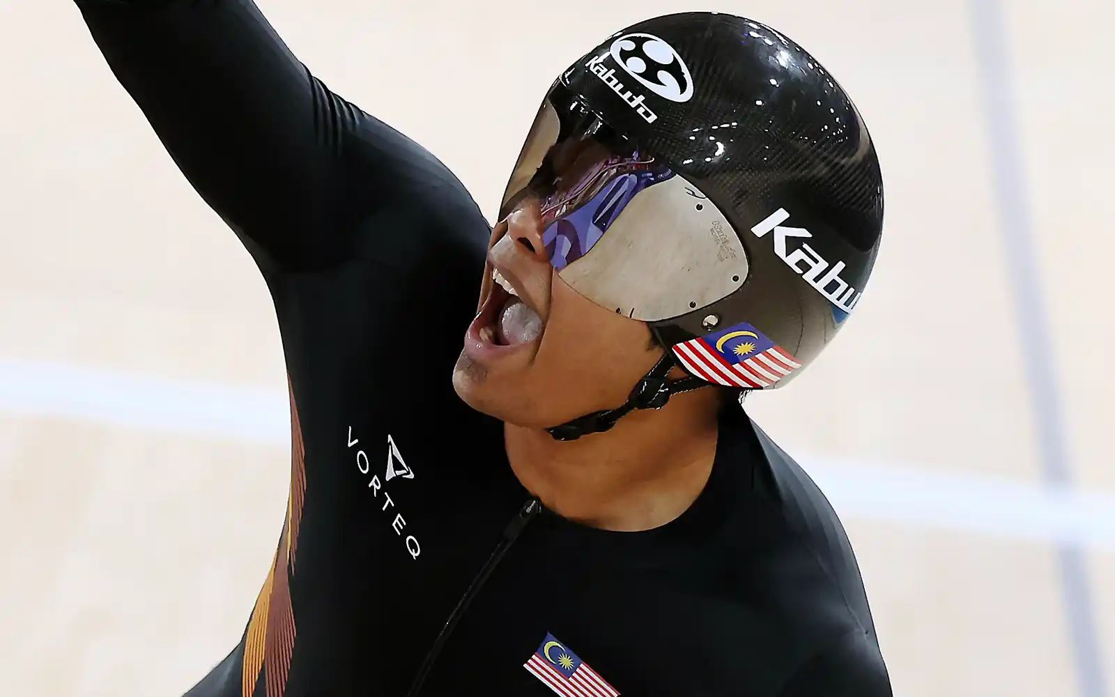 shah firdaus sahrom semakin gah, kini bergelar pelumba pecut ketiga terbaik dunia