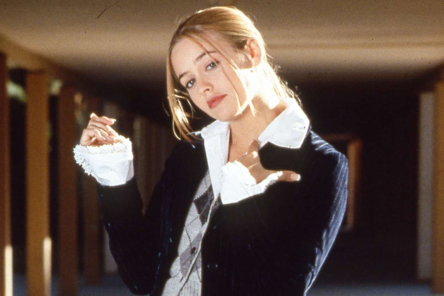 as if! alicia silverstone to reprise iconic role in new clueless series