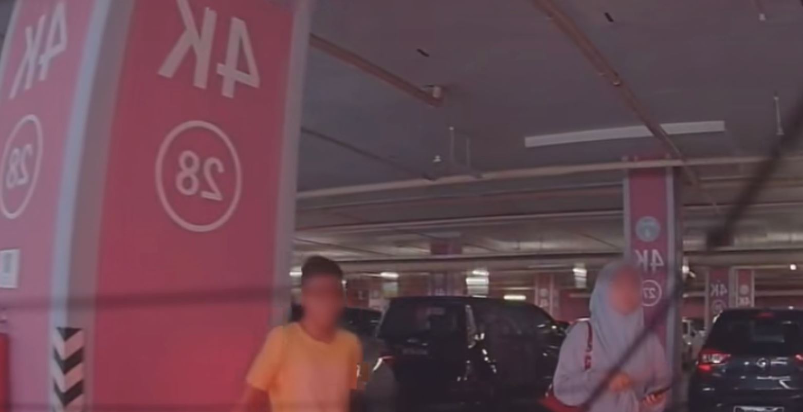 malaysian driver takes parking spot reserved by ‘chuppers’, returns to find car scratched!