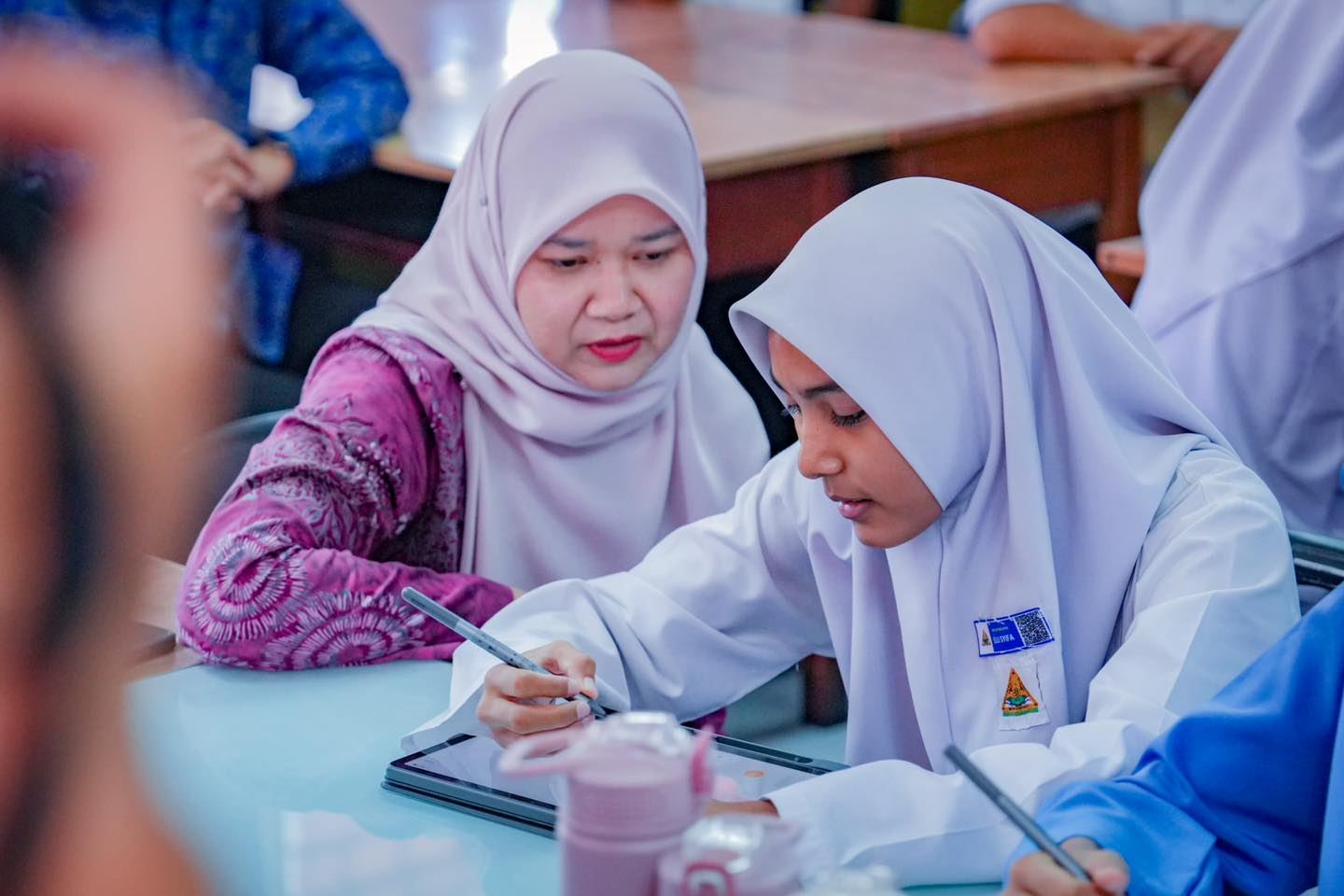 malaysia to introduce vernacular language options in national school curriculum!