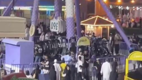 [video] permainan 360° di taman tema terbelah dua di udara, jeritan & objek tercampak dirakam!