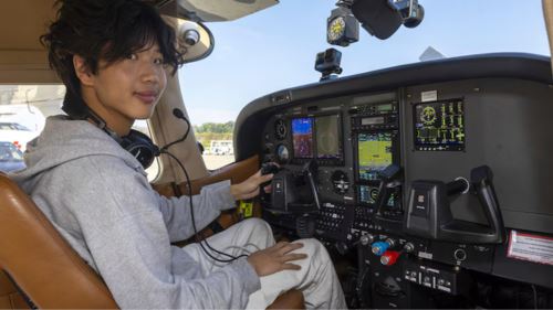 pempengaruh media sosial terbang ke antartika tanpa izin didenda rm126,000!