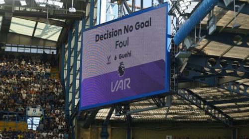 [video] pengumuman var pertama kali dalam premier league, gol eze jadi mangsa