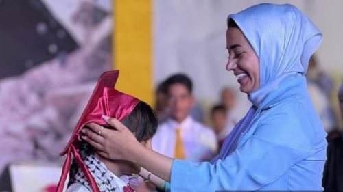 [video] 97% sekolah musnah, anak yatim gaza sambut graduasi dengan tangisan