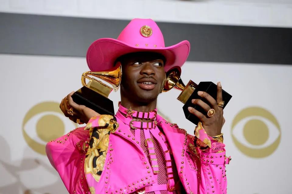 rapper popular lil nas x ditahan polis, disyaki di bawah pengaruh dadah
