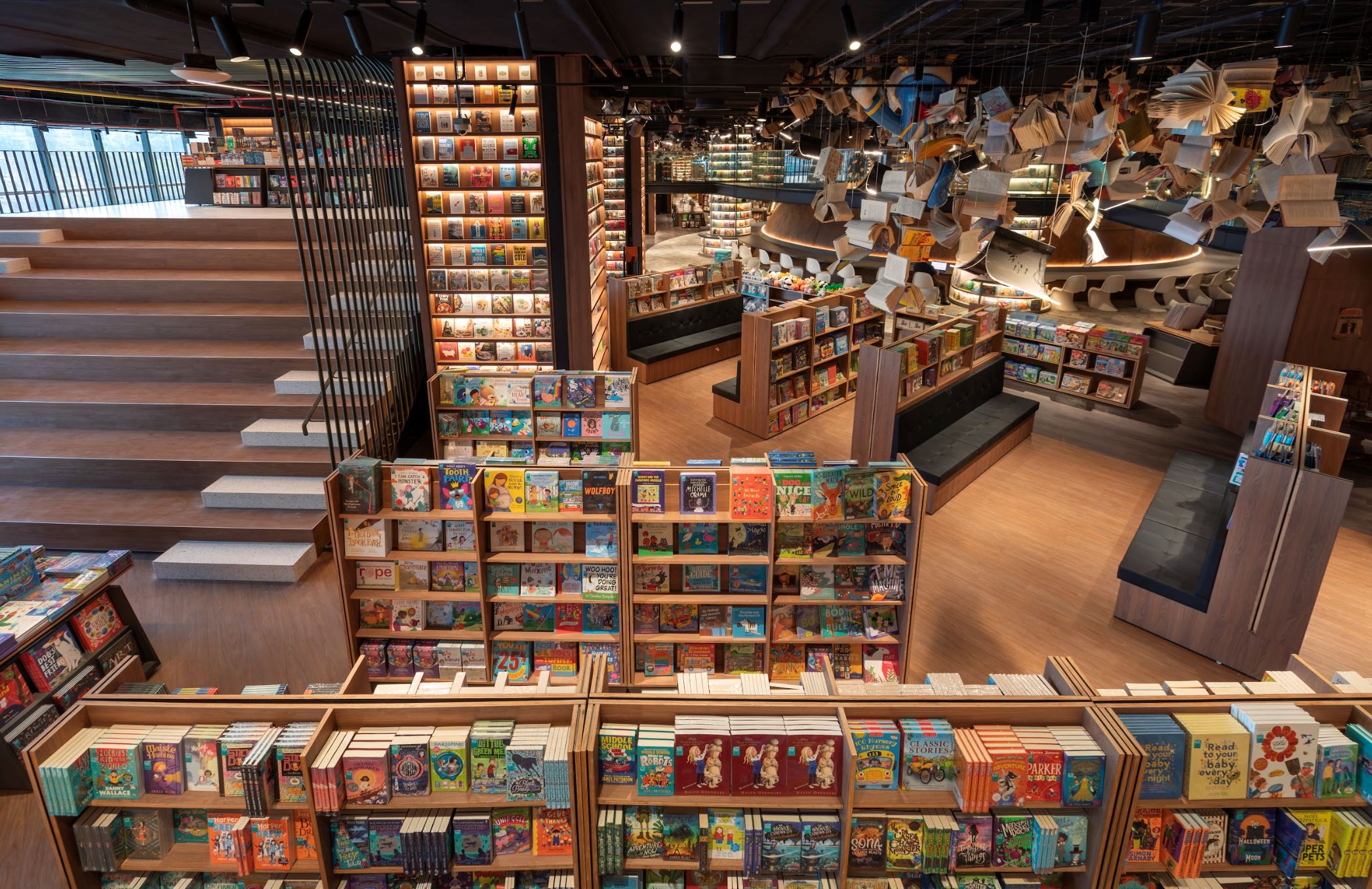 bookxcess创造历史! 全东南亚最大的24小时书店开业！