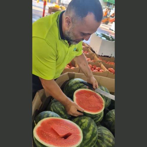 tanpa senjata dan tidak gentar, seorang penjual buah muslim di bondi jadi hero!