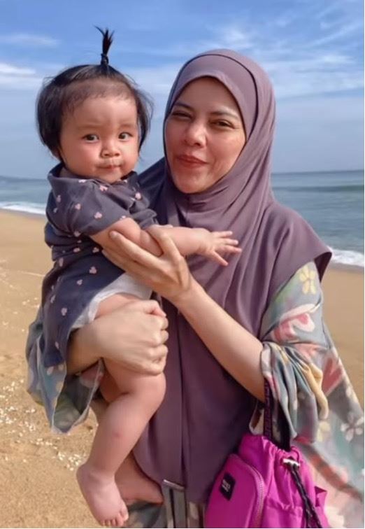 datin alyah buka mulut status anak angkat - “zara dengan saya bukan orang lain