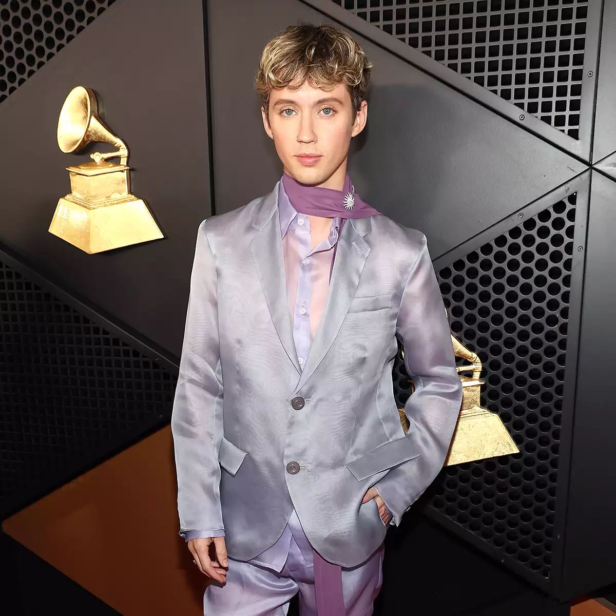 troye sivan slides into doechii's dms to spark dream collaboration