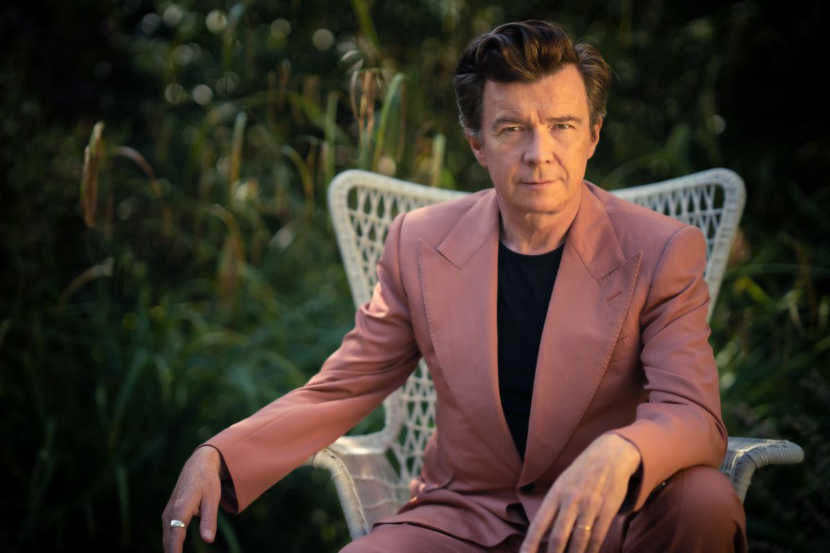 rick astley waited until his parents passed away to write his memoir in all honesty