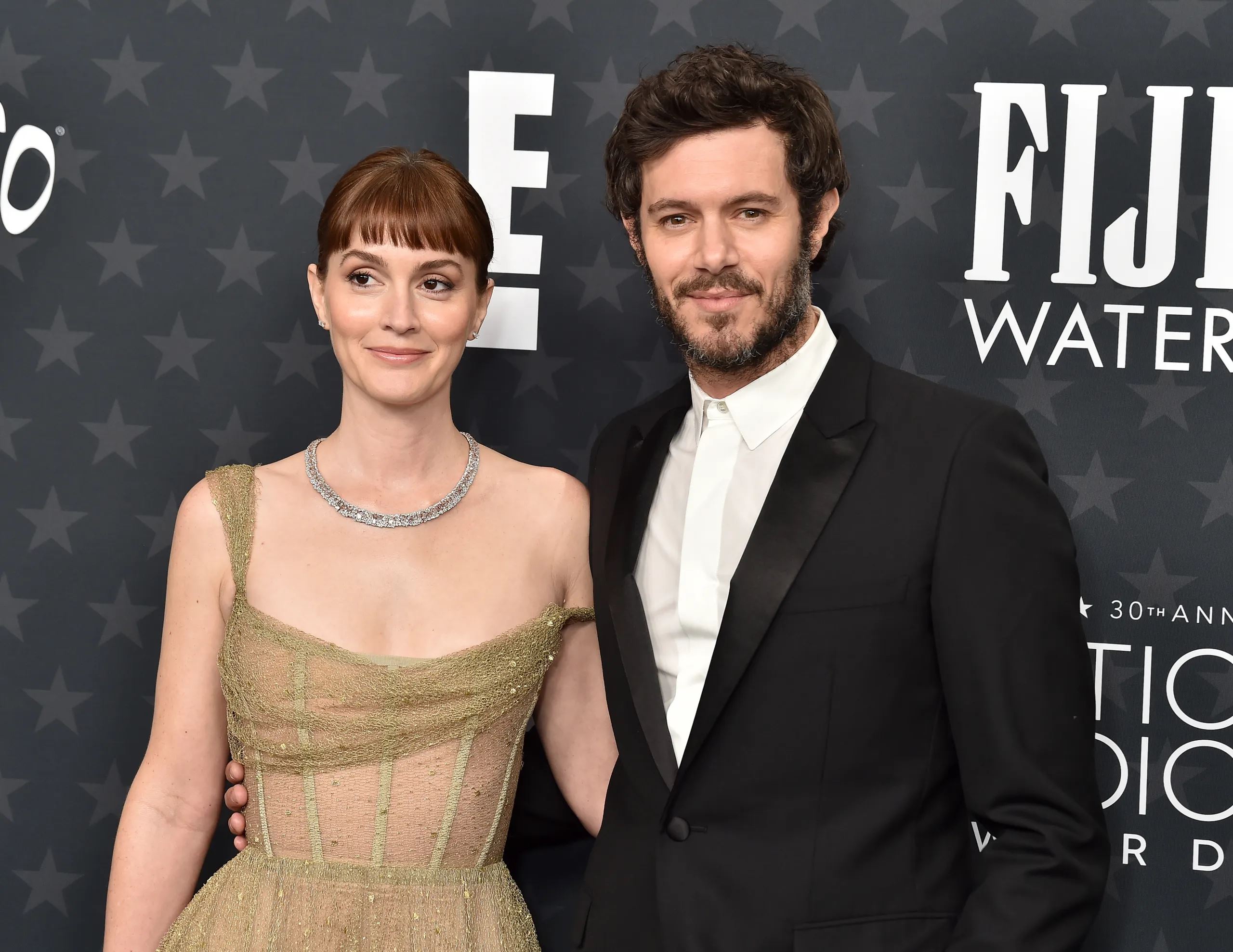adam brody thanks ‘darling’ wife leighton meester in emotional critics choice awards speech