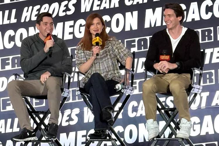 weasley sibling reunion! bonnie wright, james & oliver phelps share harry potter memories at megacon