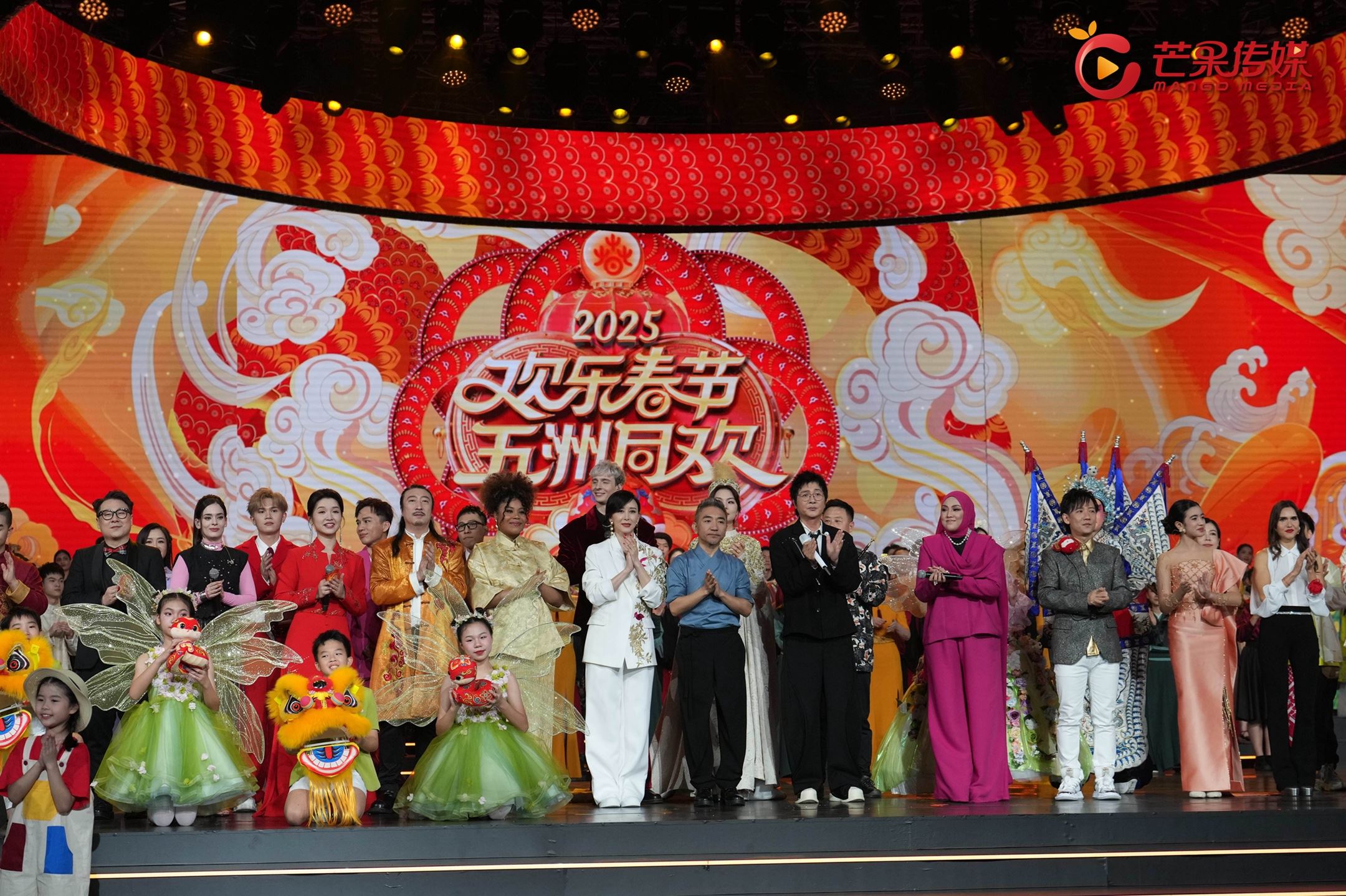 astro艺人首登中国“欢乐春节”❗演唱《share丰年》共庆新春🧨