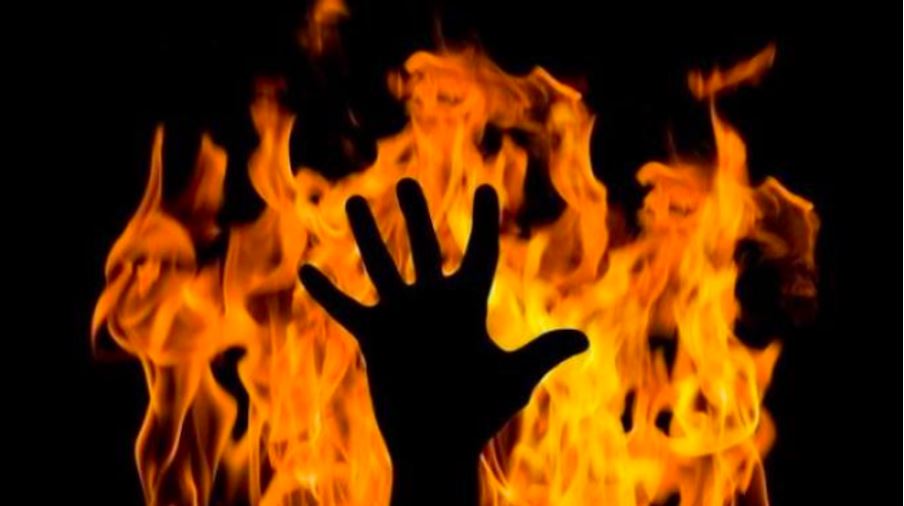 berang dimarah curi duit, remaja lelaki ‘kejam’ bakar bapa kandung