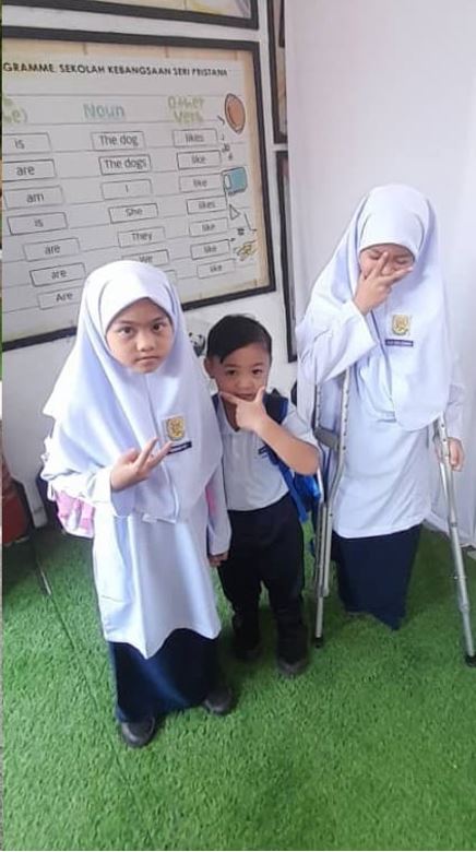 “kakak malu.. takut orang gelak kakak pakai tongkat” - nursolehah humairah