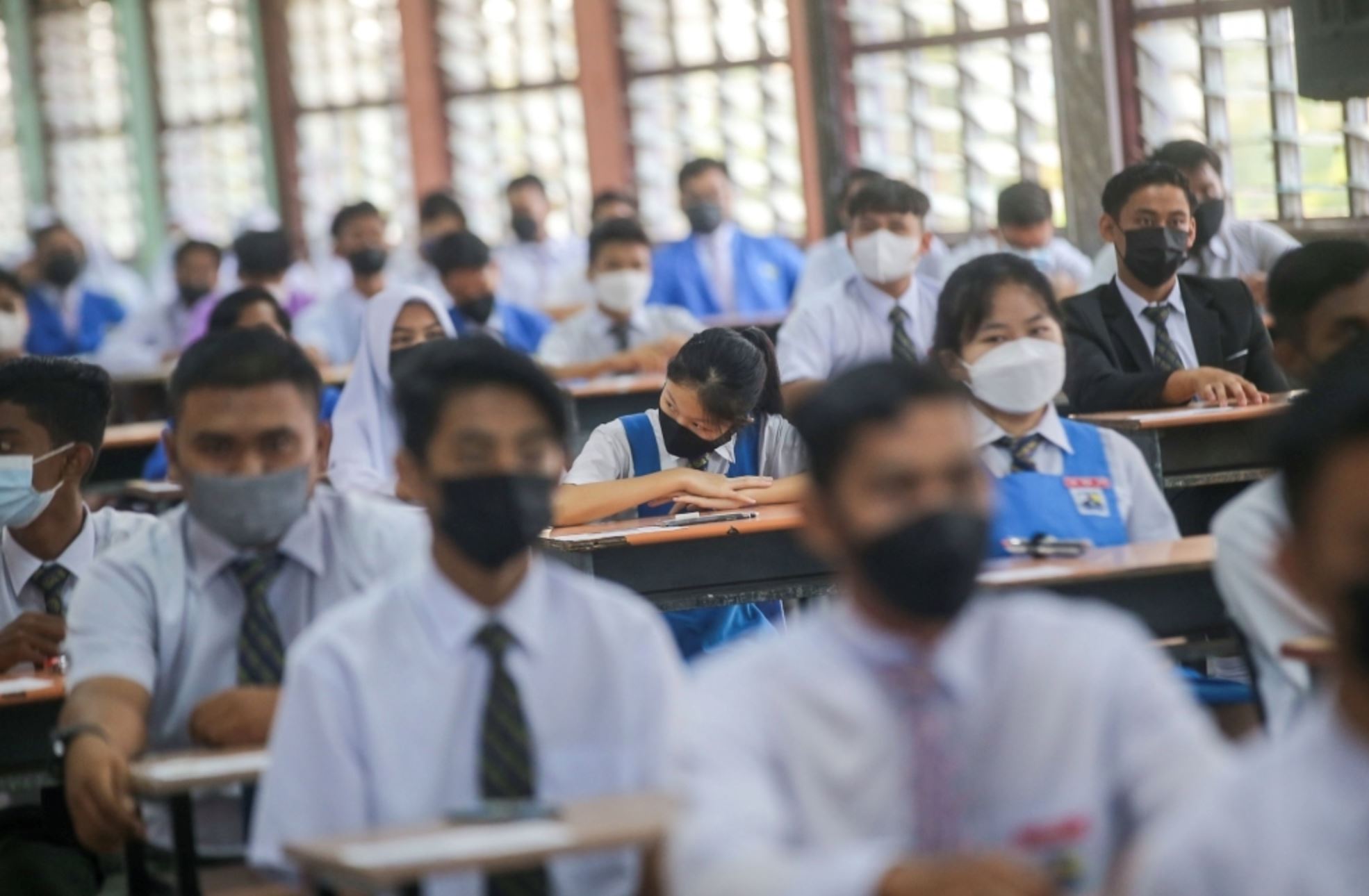 think twice! m’sians in singapore warn students skipping spm may face job rejections