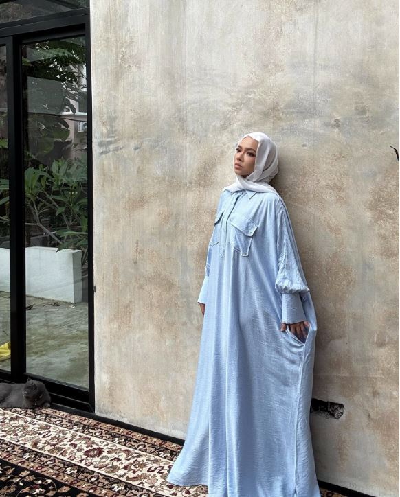 nora danish beri baju lama untuk rakan bukan islam sahaja