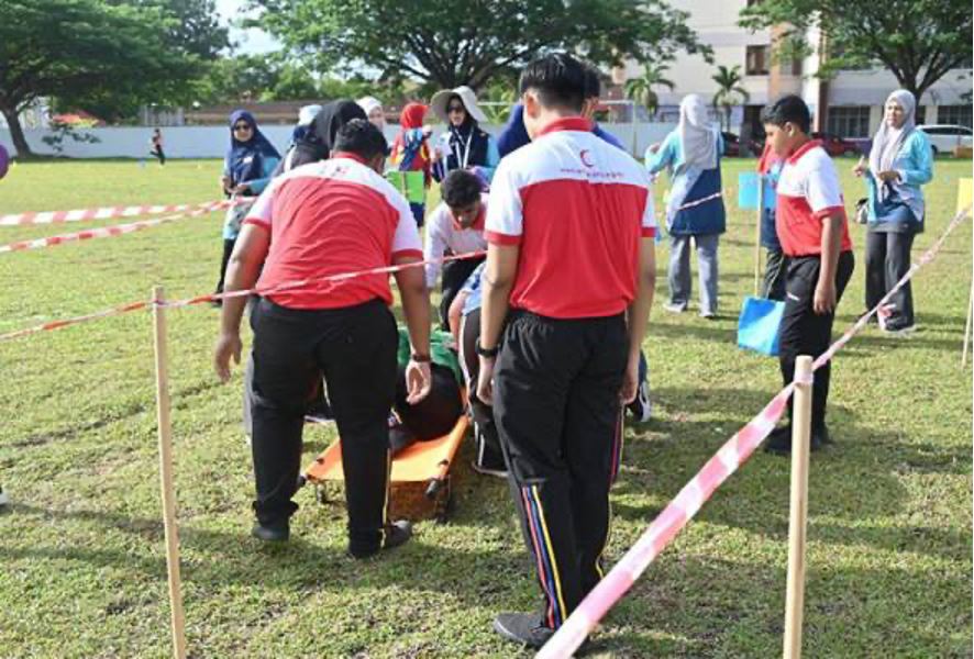pelajar meninggal dunia selepas merentas desa, rebah di garisan penamat