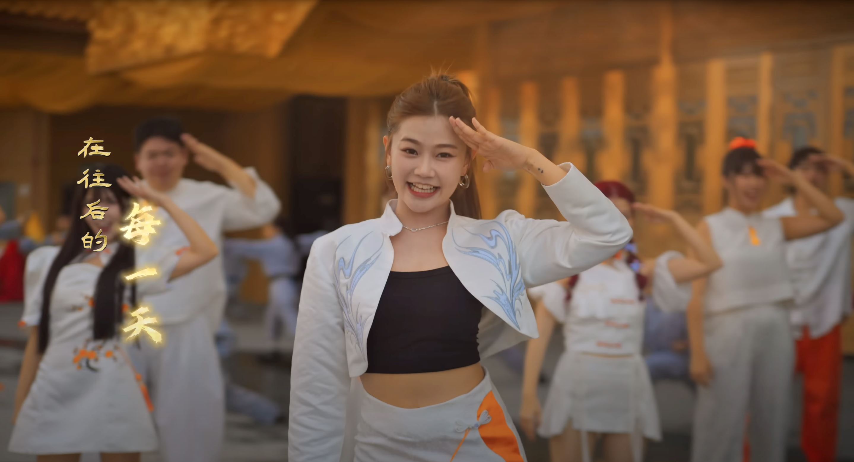 地狱旅行团《一七乐团圆》mv上线❗dior大颖变身光头小子⚡️