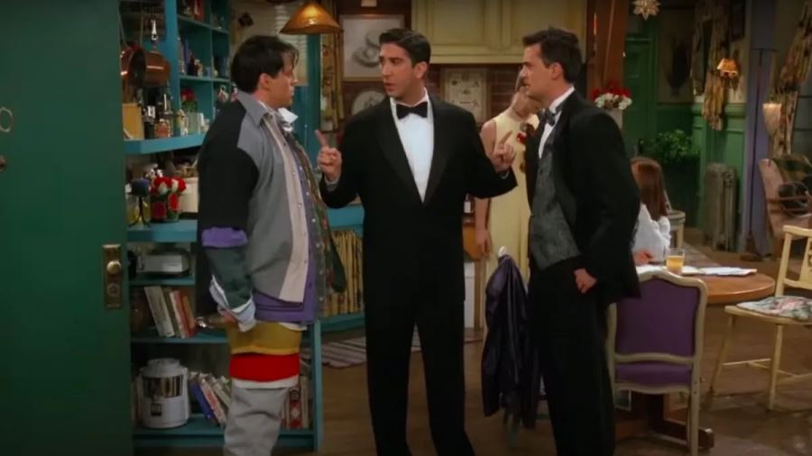 david schwimmer remembers the scary moment matt leblanc dislocated his shoulder during friends taping