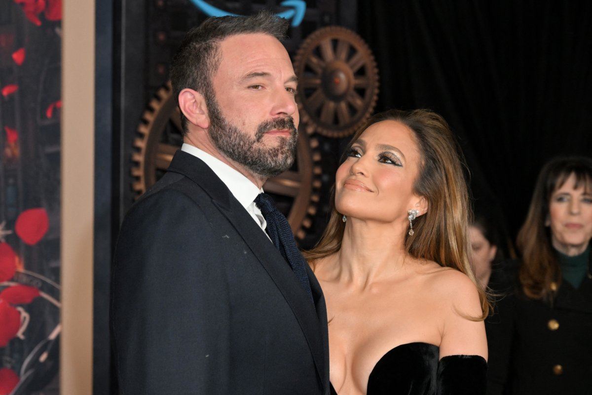 ben affleck and jennifer lopez finalize their divorce