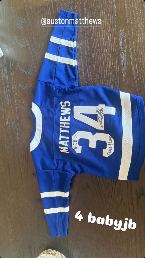 justin bieber passes down his love of hockey to son jack blues