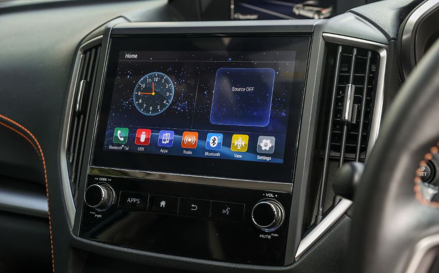 skrin LCD sesentuh bersaiz 8 inci subaru xv