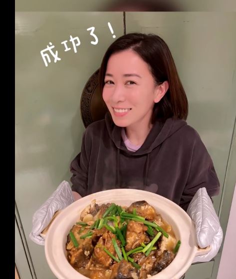 佘诗曼剧里饰厨房小白❗现实被封女厨神🏆