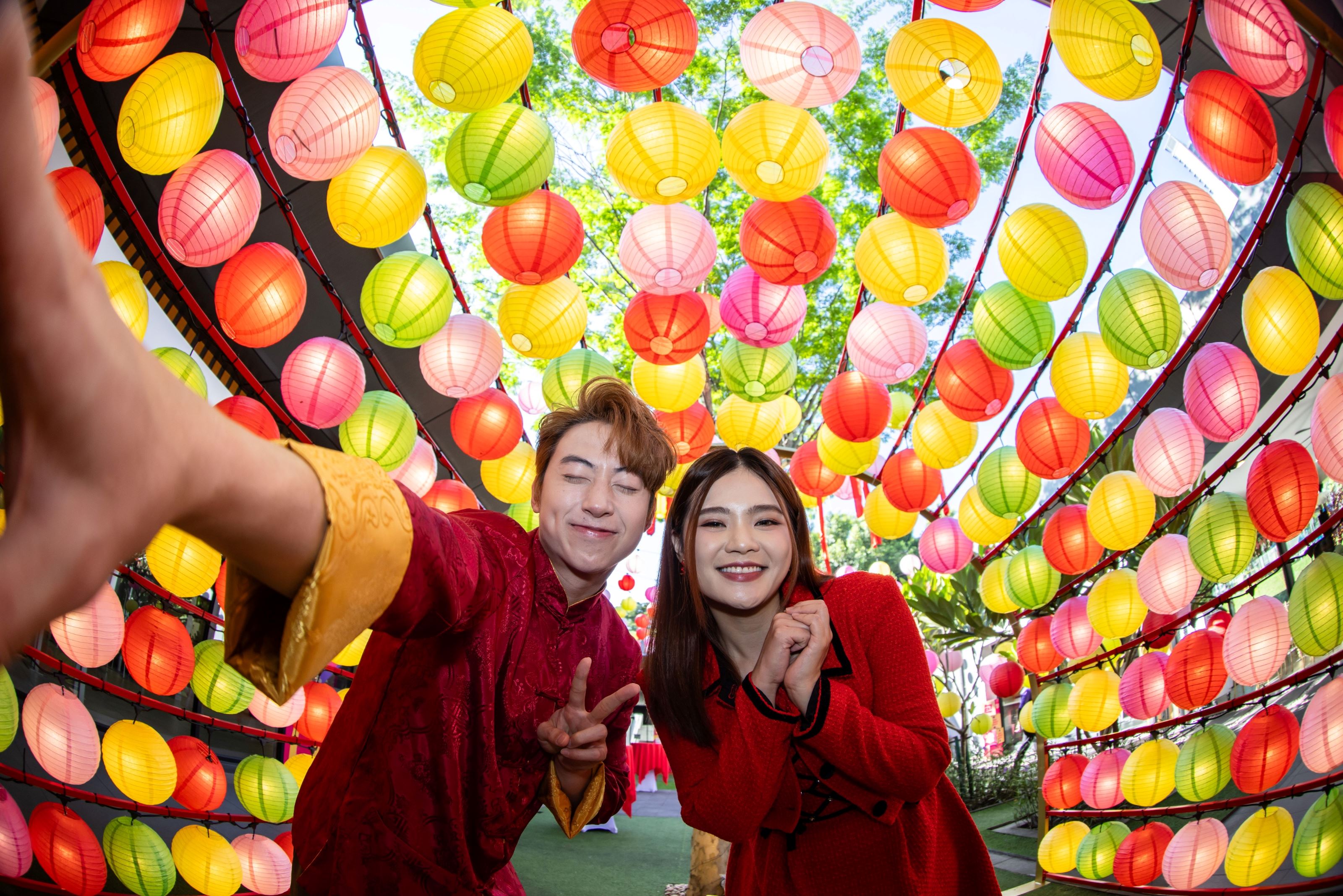 庞姐和Caedon Yeong合照