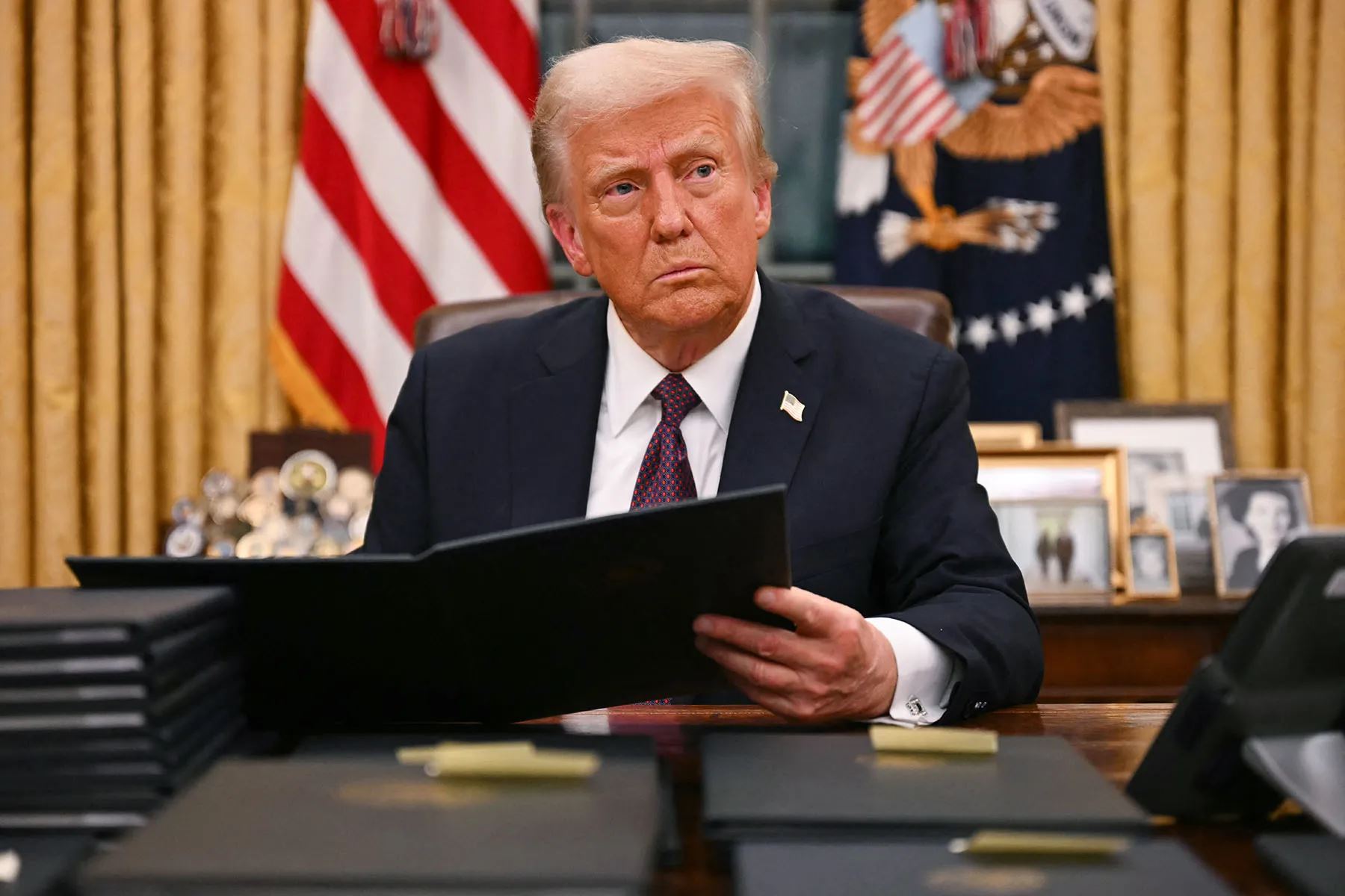 president donald trump signs executive order delays tiktok ban for 75 days