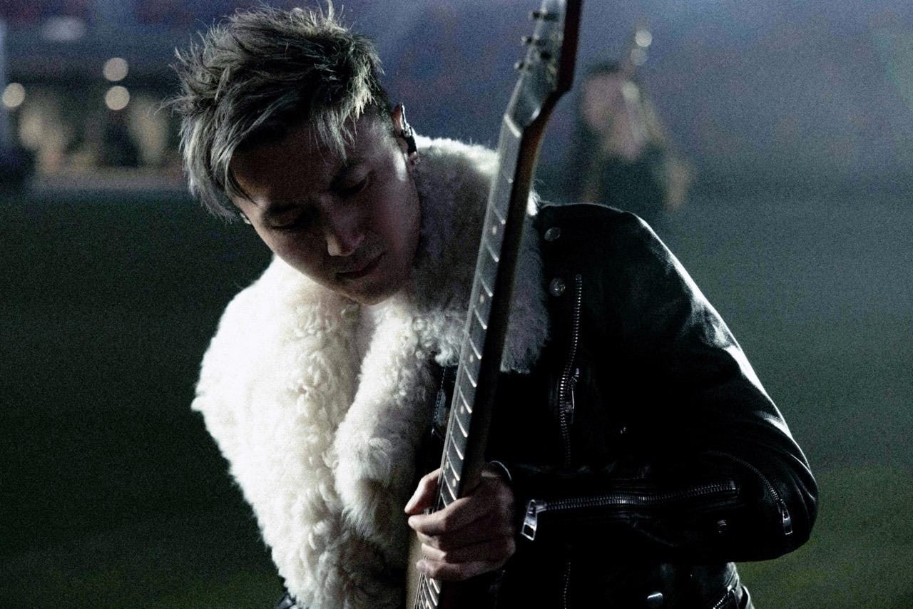 谢霆锋推出新歌《逆行》❗mv以人生阶段为主轴🎸