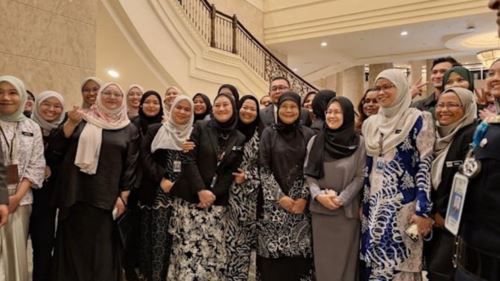 enam dekad: enam tahun mengenang persaraan tun tengku maimun